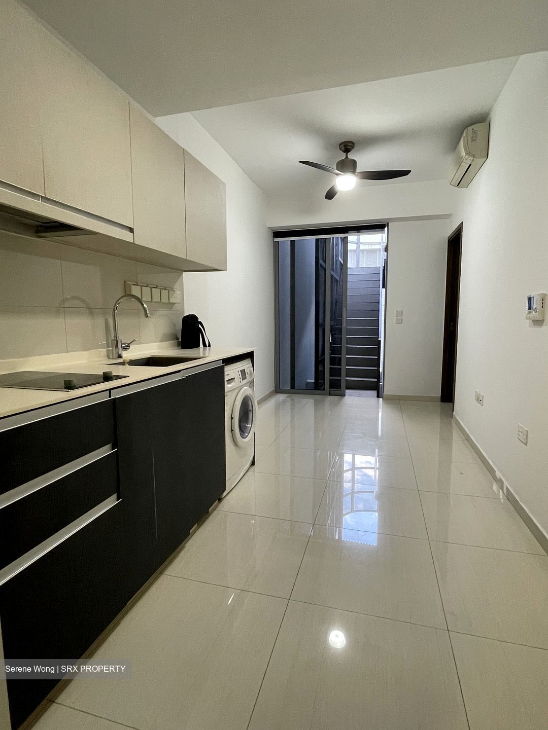 Suites 28 (D14), Apartment #435744381